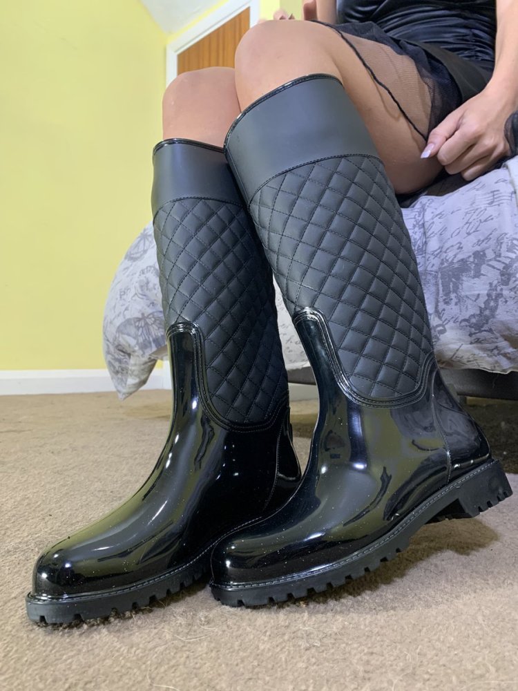 Female rubber boots fetish