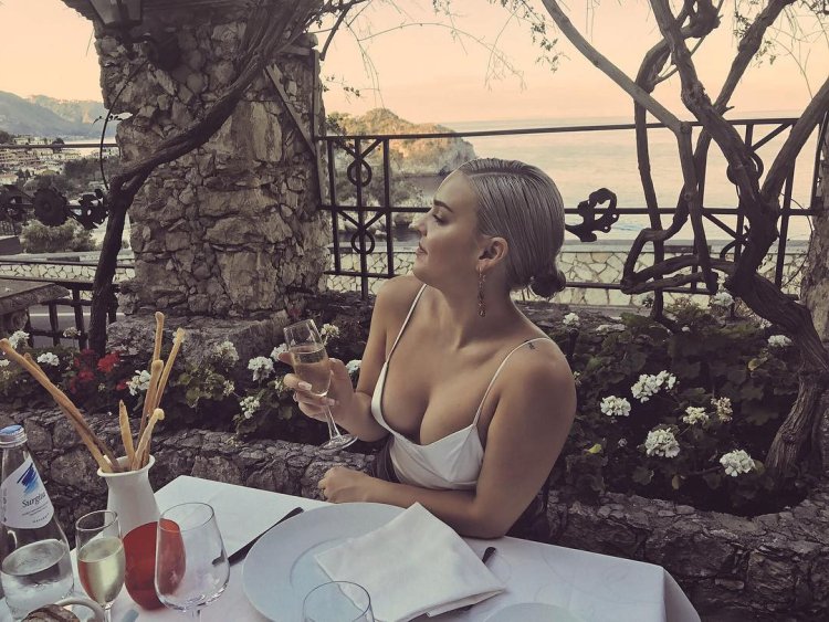 Anne-Marie Instagram 2020