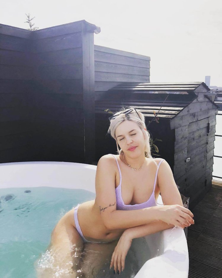 Anne Marie photo Maxim