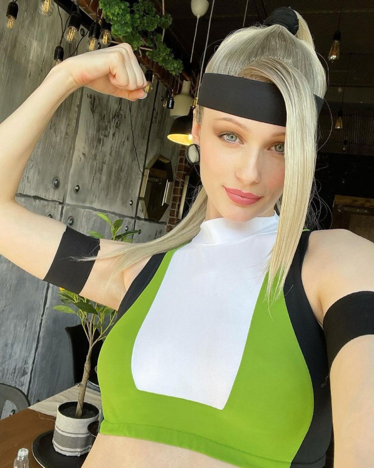 Sonya Blade Cosplay TNIWE