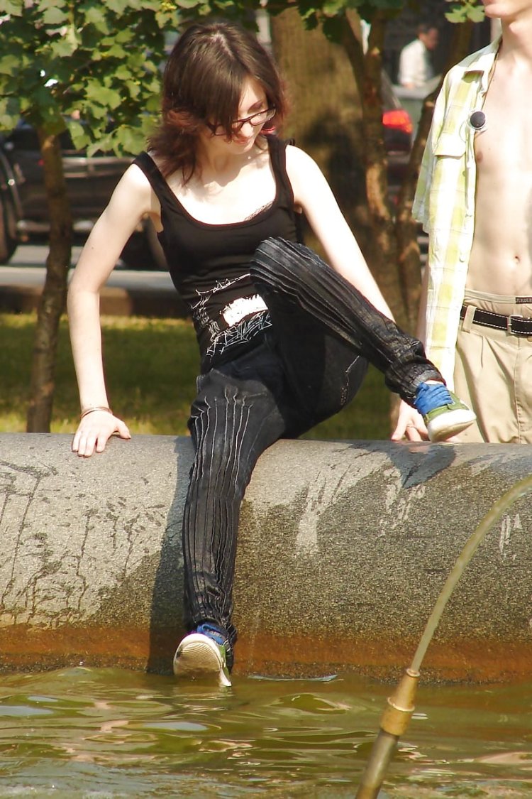 Girl Wet Shirt Brales