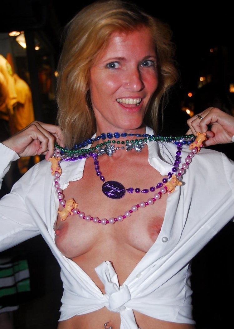 Girls showed boobs on a dispute