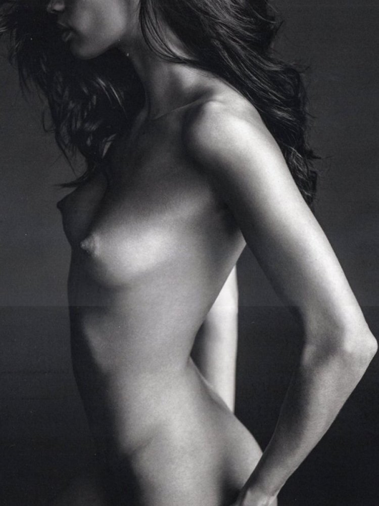 Sarah Sampayo photo shoot Toples