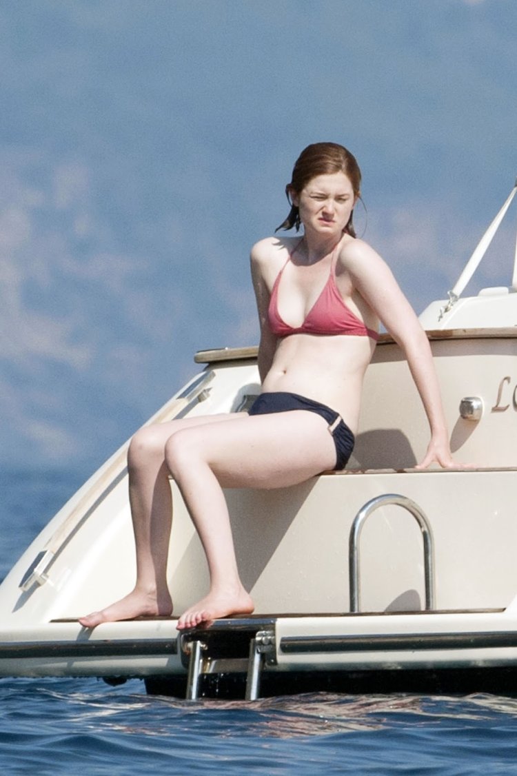 Bonnie Wright Hot