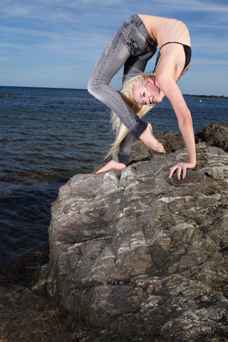 Julia Güntel Zlata Naked