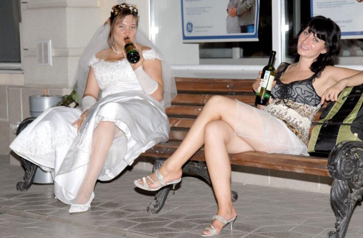 Brides in wedding dresses without complexes