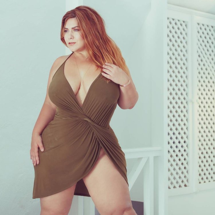 Plus-Size Diana Sirokai