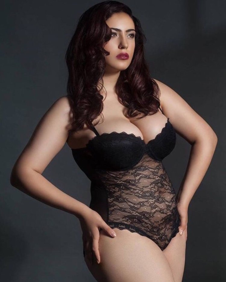 Jasmina Daniel plus saz