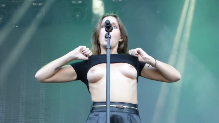 Singer tove lo naked breasts