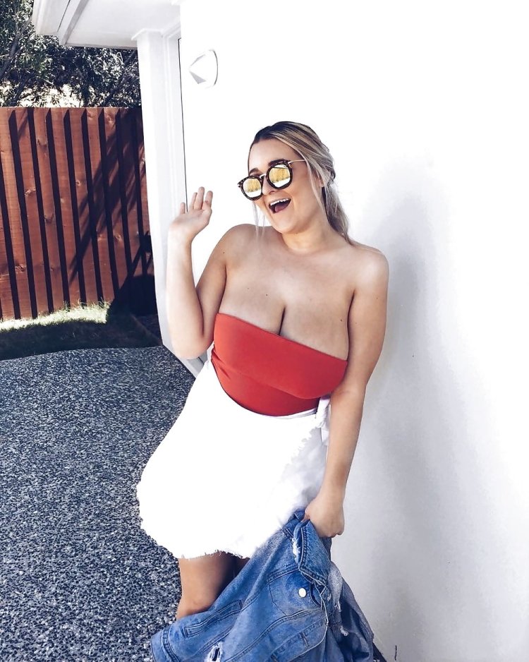 My wife's sagging boobs