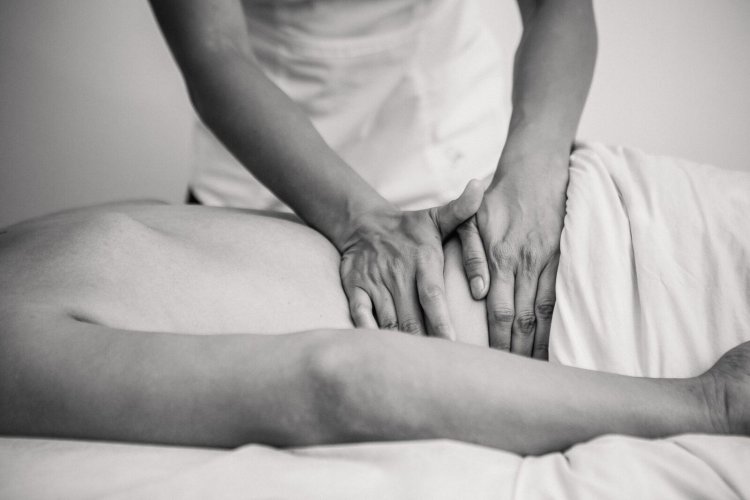 Intimate massage for women