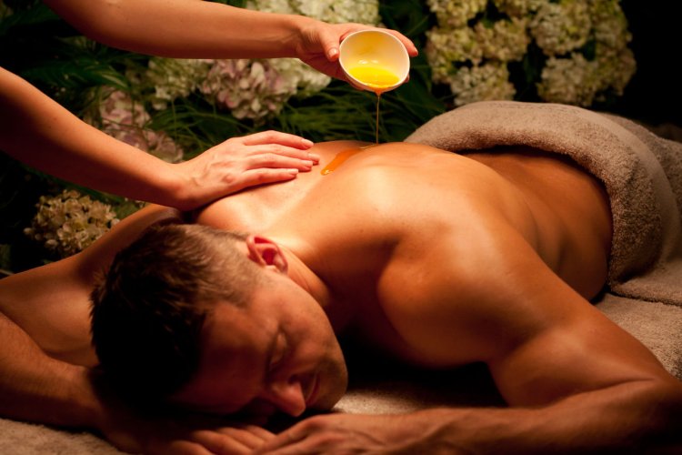 Massage relaxing for women from man