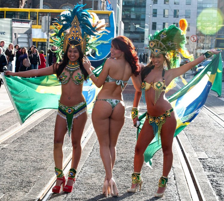 Orgy on the Brazilian carnival