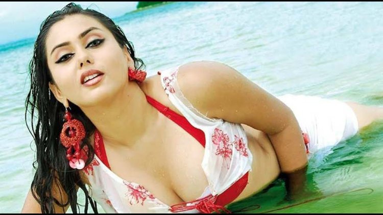 Namitha Kapoir of bed scenes