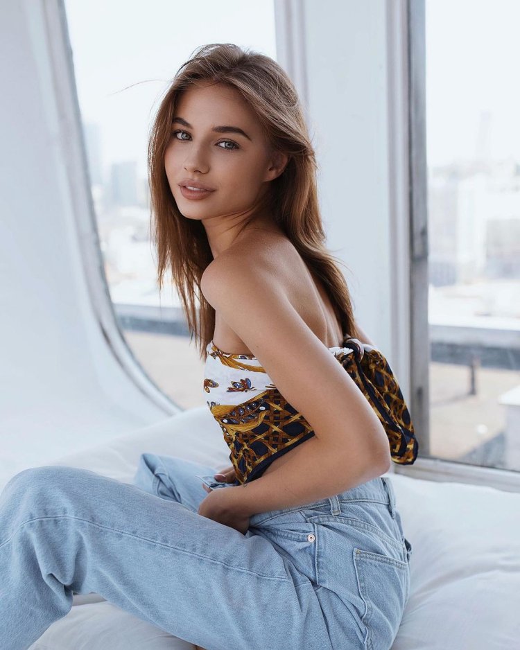 Elizabeth Vasilenko is hot