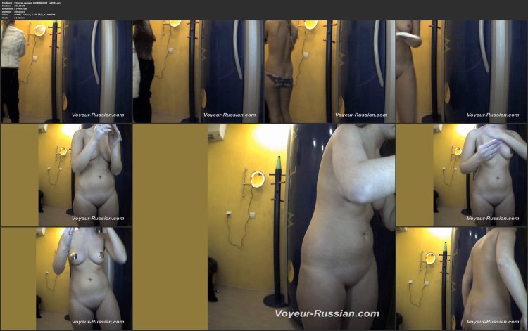 The girl dresses up at home hidden camera