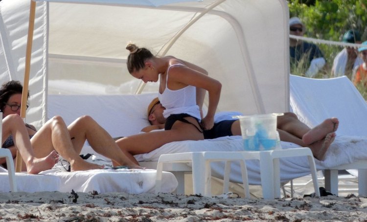 Tia Harristel without a mask