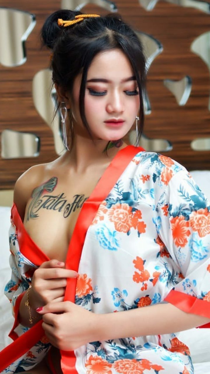 Tata Pramudita Bugil