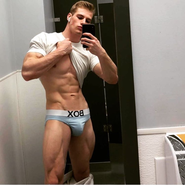 Adam Bartoš (Adam Bartoš)