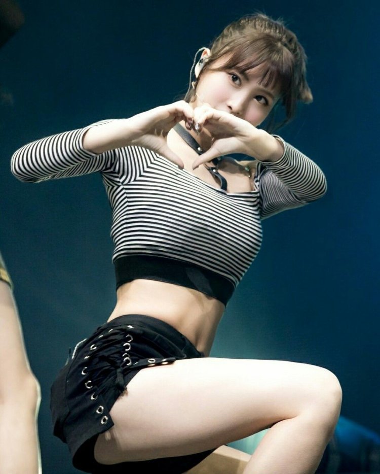 Anne Hathaway breasts