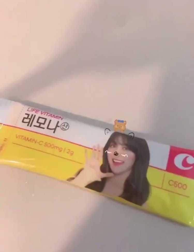 Momo Twis Figure Press