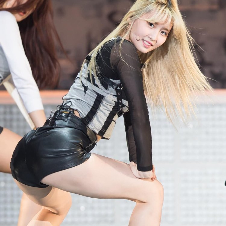 MOMO from Twys in Red