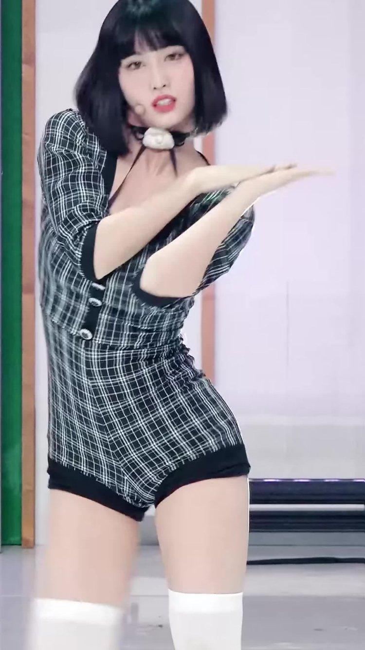 MOMO from Twice Figure