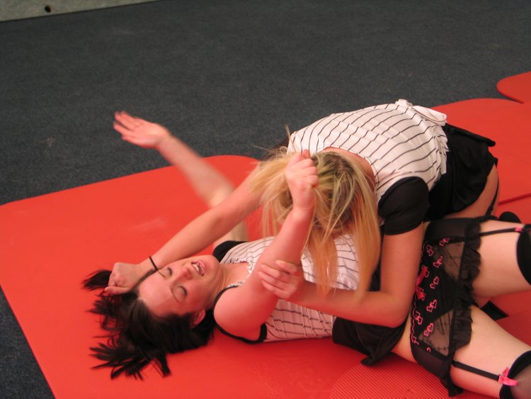 London River vs Wrestling