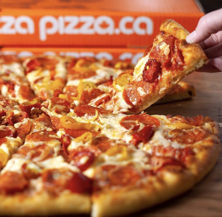 Pizza hot dog pizza mia