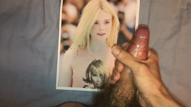 El Fanning Naked BDSM