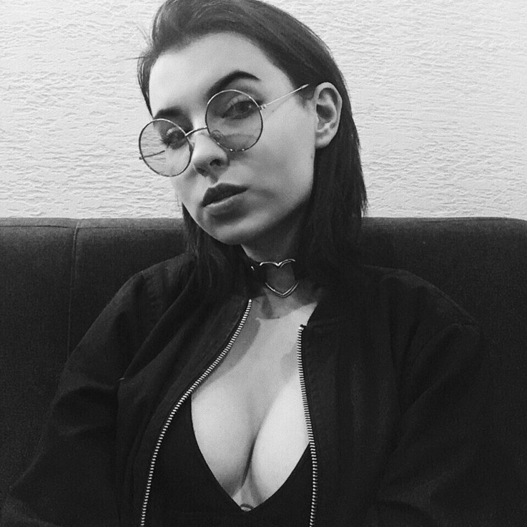 Julia Mini Ksenia Ushakova