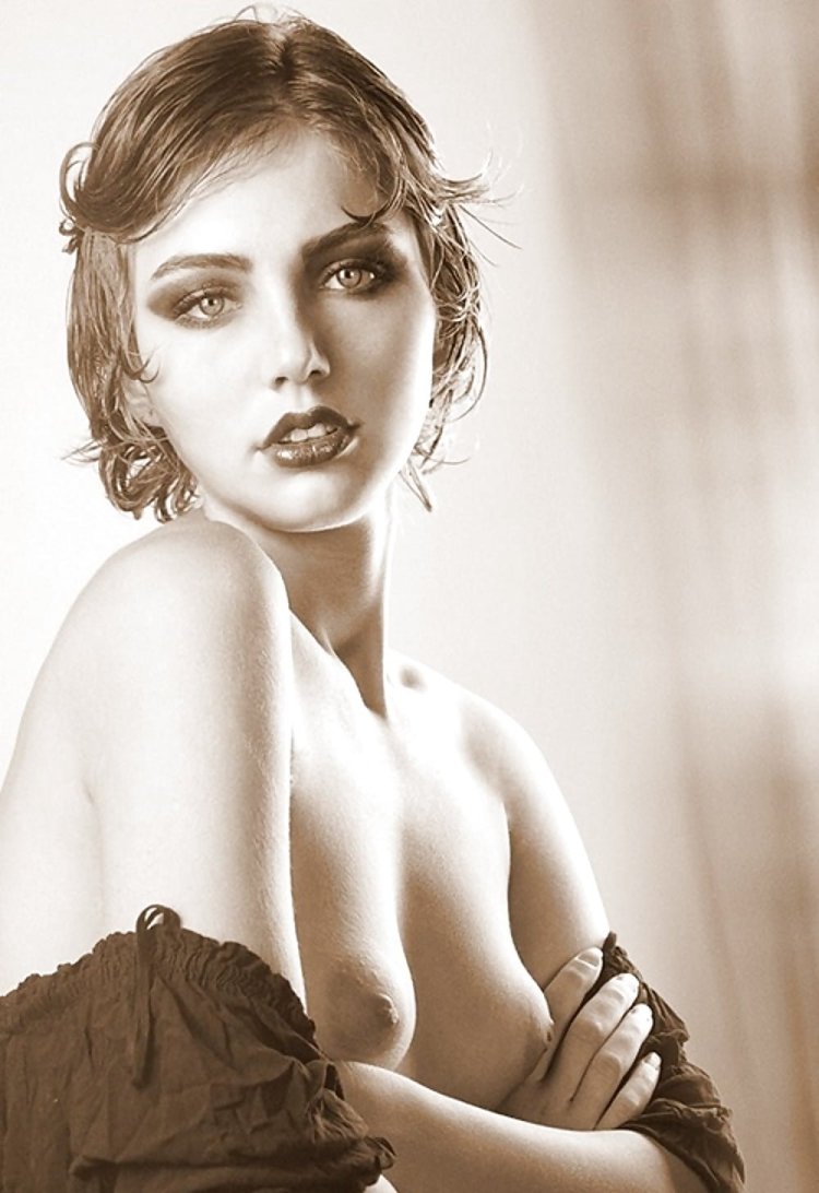 Portrait photo shoots nude