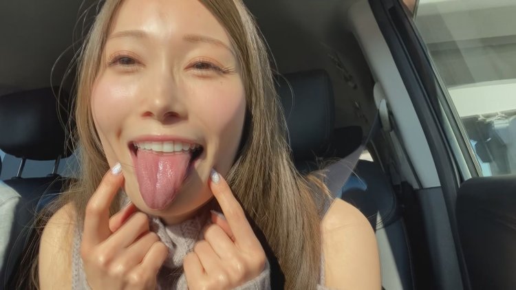 CUM GUZZLING PERVERTED NUTRITIONIST SUCKS Dick with Her Long Tongue