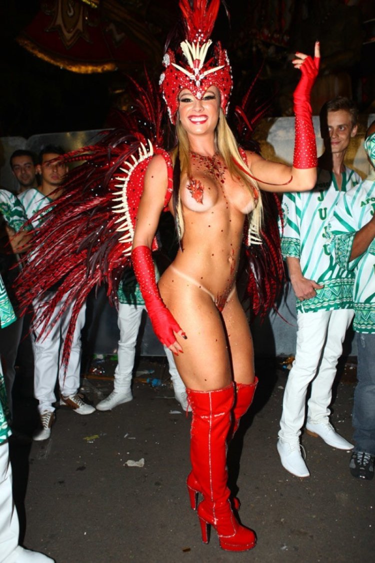 Brazilian carnival without panties