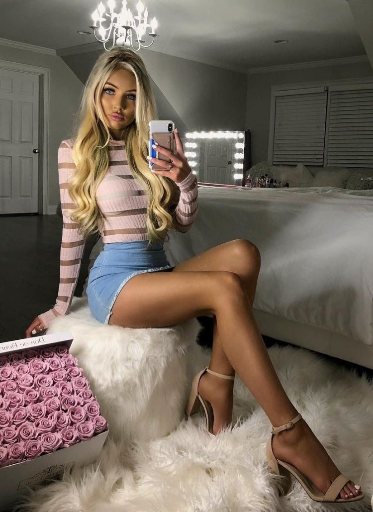 Katerina Rozmajzl in mini