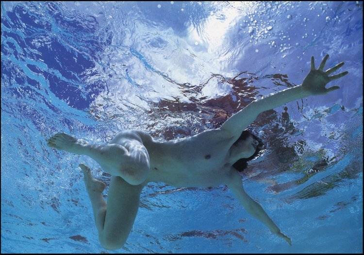 Swimming a girl without clothes