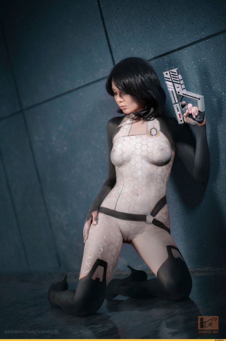 Miranda Lawson Naked Cosplay