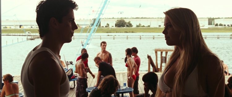 Amber Herd in the film never give up