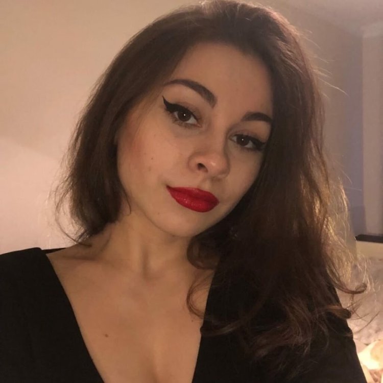 Anastasia Solodkova Lolly