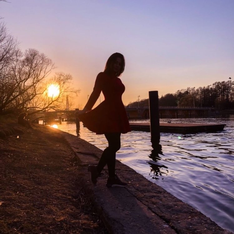 Anastasia Solodkova Actress 18