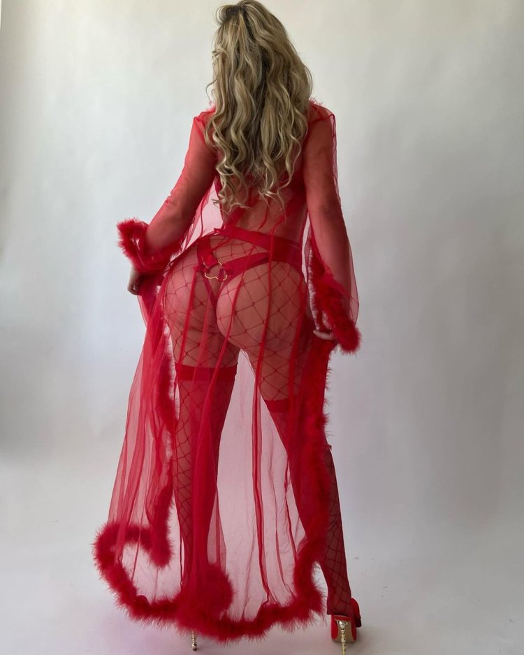 Kardashian left Kvitko came