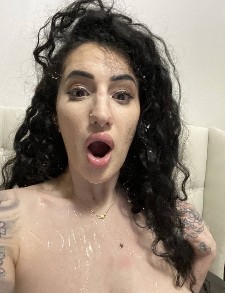 Tits Arabella Rafael