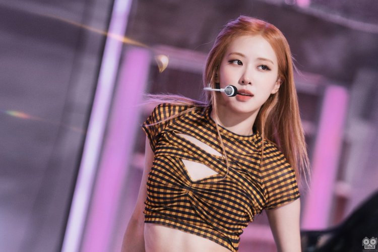 Blackpink Lisa 2022 Group