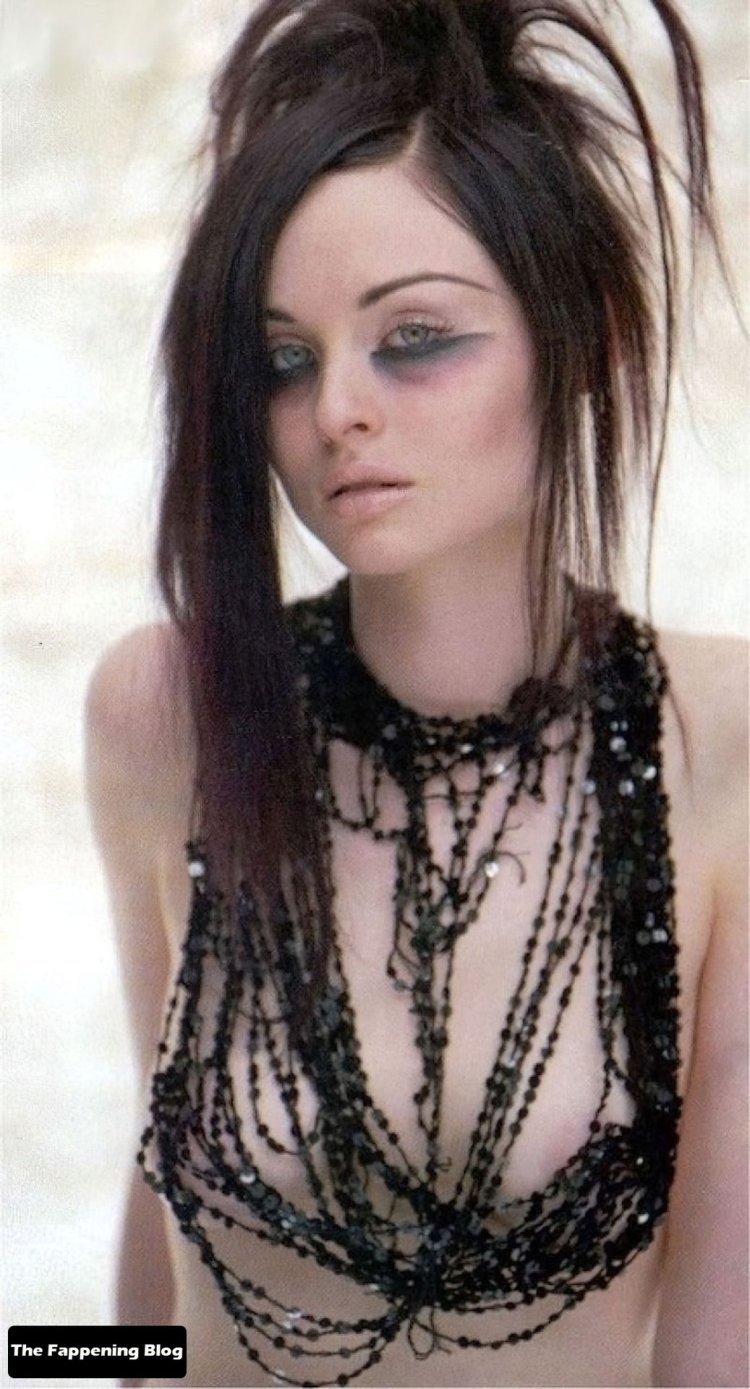 Sophie Ellis-Besstor breasts