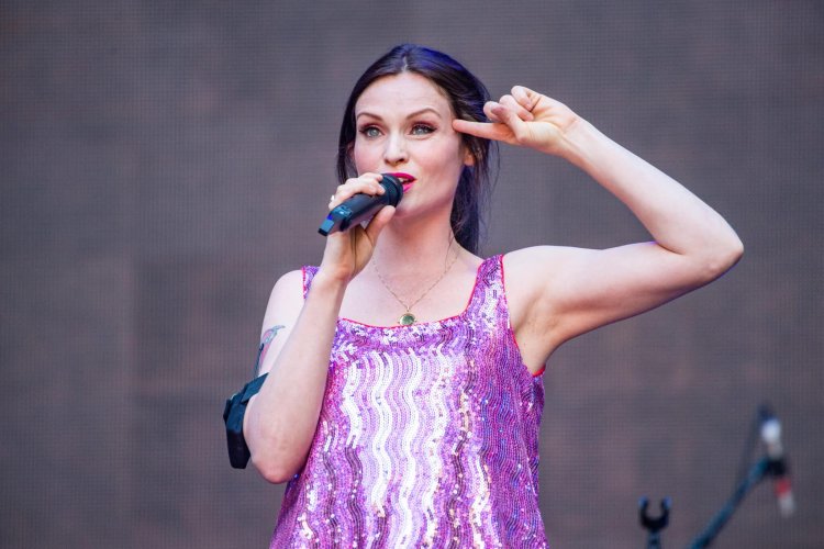 Sophie Ellis Bextor hot photos