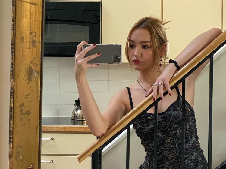 Sadie Stanley naked photo