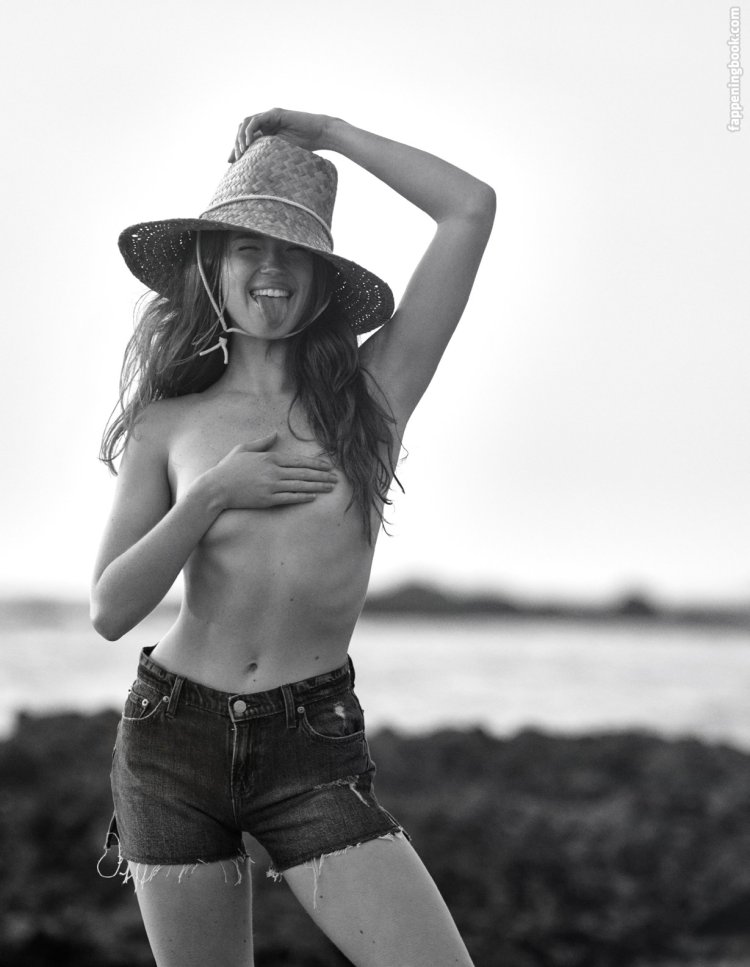 Fashion model Ryly Rasmussen Nude