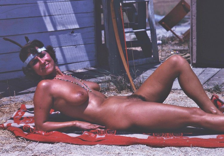 Naked women of the 70s on the beach