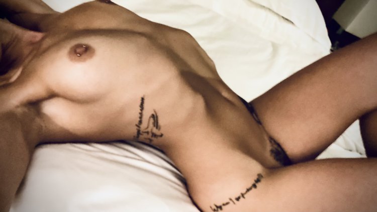 Alina Eremenko Hennessy Selfie nude