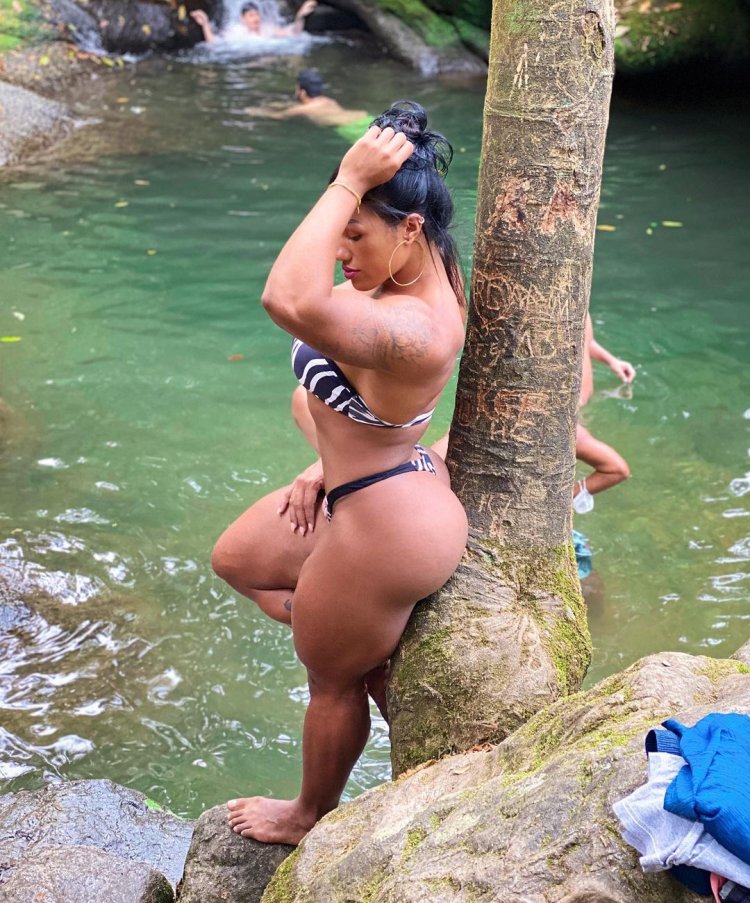 Alessandra Alvez AWEFILMS